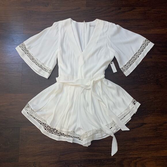 Lovers + Friends white short sleeve romper size M NWT - Picture 3 of 12